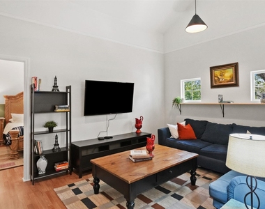 2931 E Martin Luther King Jr Blvd - Photo Thumbnail 17