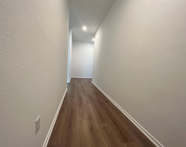 13604 Menard Way - Photo Thumbnail 6