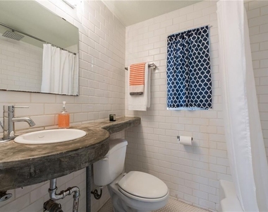 1212 Castle Hill St - Photo Thumbnail 25