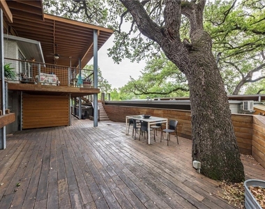 1212 Castle Hill St - Photo Thumbnail 6