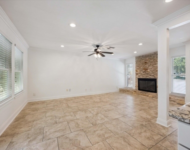 2005 Meadowridge Dr - Photo Thumbnail 6