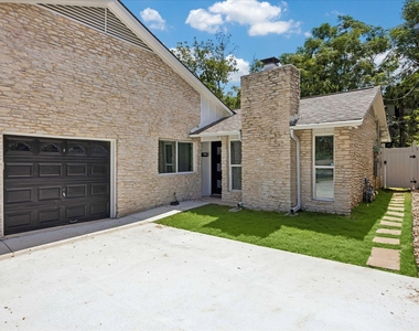 2005 Meadowridge Dr - Photo Thumbnail 1