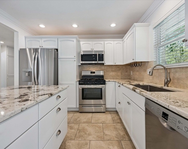 2005 Meadowridge Dr - Photo Thumbnail 10
