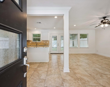 2005 Meadowridge Dr - Photo Thumbnail 3