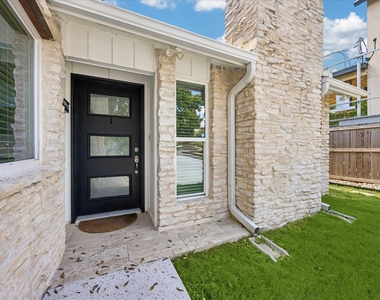 2005 Meadowridge Dr - Photo Thumbnail 2