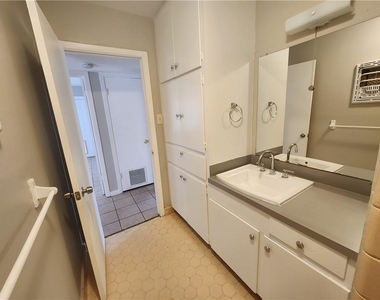 607 Nelray B Blvd - Photo Thumbnail 10