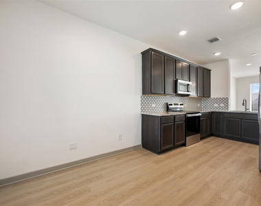 270 Boatright Blvd - Photo Thumbnail 7