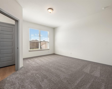 270 Boatright Blvd - Photo Thumbnail 23