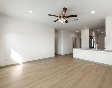 270 Boatright Blvd - Photo Thumbnail 20
