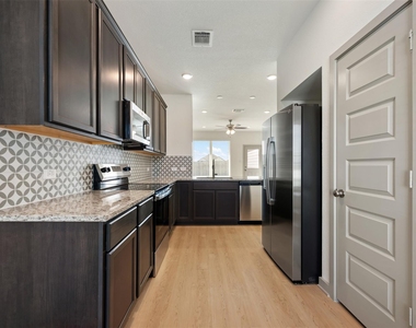 270 Boatright Blvd - Photo Thumbnail 9