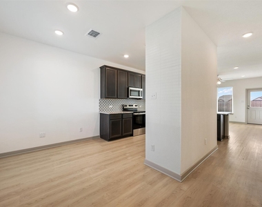 270 Boatright Blvd - Photo Thumbnail 6
