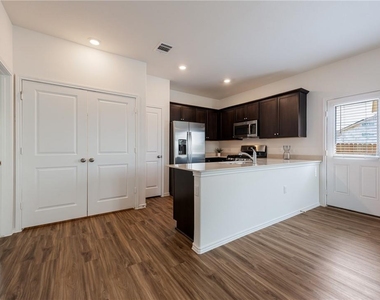 5920 Eden Dr - Photo Thumbnail 7