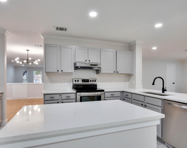10903 Claywood Dr - Photo Thumbnail 18