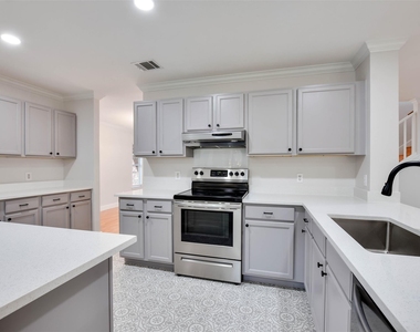 10903 Claywood Dr - Photo Thumbnail 17