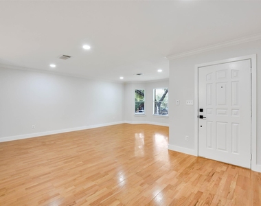 10903 Claywood Dr - Photo Thumbnail 2