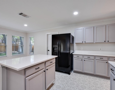 10903 Claywood Dr - Photo Thumbnail 16