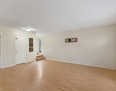 6718 Silvermine Dr - Photo Thumbnail 5