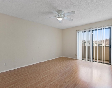 6718 Silvermine Dr - Photo Thumbnail 13