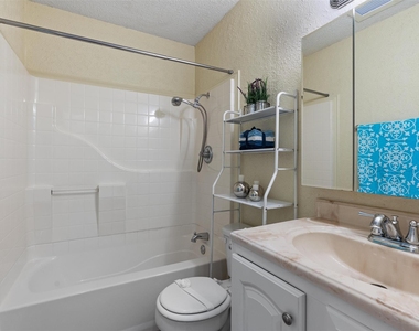 6718 Silvermine Dr - Photo Thumbnail 17
