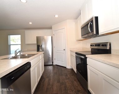 3733 Shiner Drive - Photo Thumbnail 5