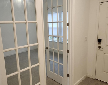 607 Lake Sinclair Street - Photo Thumbnail 19