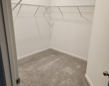 607 Lake Sinclair Street - Photo Thumbnail 8
