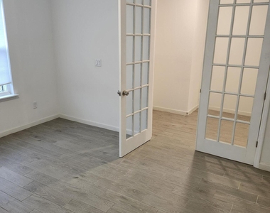607 Lake Sinclair Street - Photo Thumbnail 16
