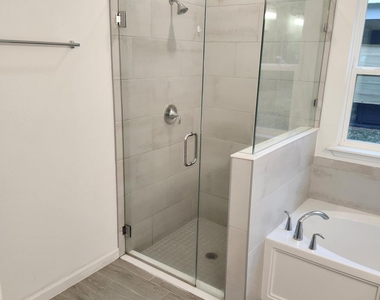 607 Lake Sinclair Street - Photo Thumbnail 10