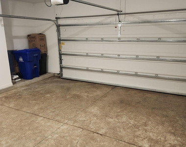 607 Lake Sinclair Street - Photo Thumbnail 14