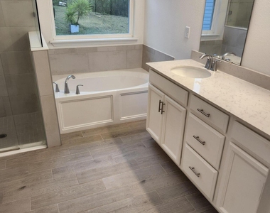 607 Lake Sinclair Street - Photo Thumbnail 7