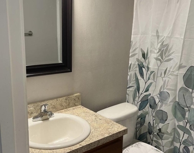 12619 Ashmore Green Drive N - Photo Thumbnail 9