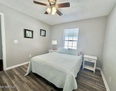 12619 Ashmore Green Drive N - Photo Thumbnail 14