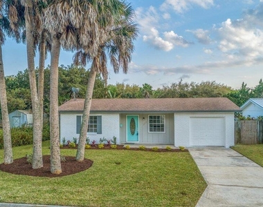 217 Carver Street W - Photo Thumbnail 1