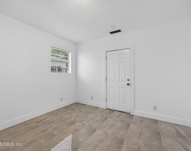 217 Carver Street W - Photo Thumbnail 22