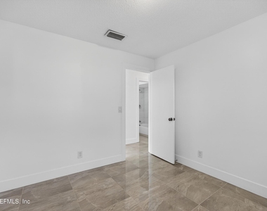 217 Carver Street W - Photo Thumbnail 33