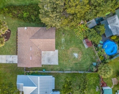 217 Carver Street W - Photo Thumbnail 9