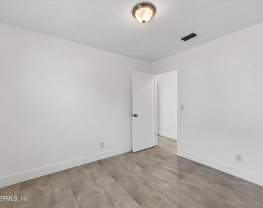 217 Carver Street W - Photo Thumbnail 21