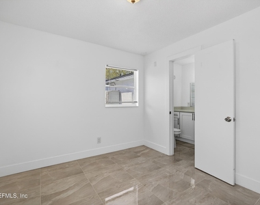 217 Carver Street W - Photo Thumbnail 26