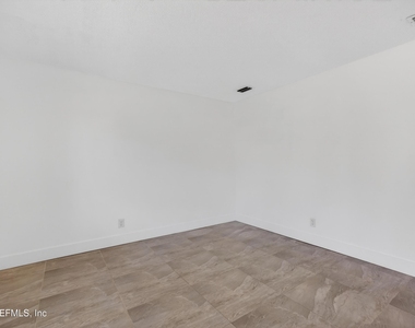 217 Carver Street W - Photo Thumbnail 24