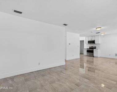 217 Carver Street W - Photo Thumbnail 16