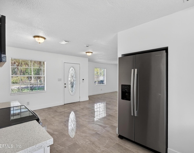 217 Carver Street W - Photo Thumbnail 15
