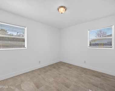 217 Carver Street W - Photo Thumbnail 25