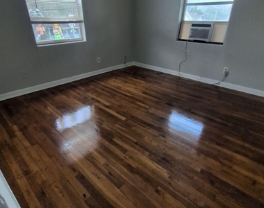 1145 W 25th Street - Photo Thumbnail 1