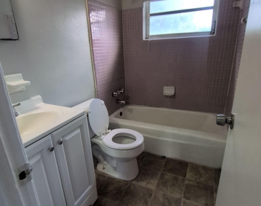 1145 W 25th Street - Photo Thumbnail 5