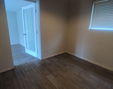 10321 Westmar Road - Photo Thumbnail 4