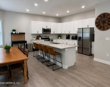 7160 Palm Reserve Lane - Photo Thumbnail 5
