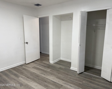 5243 Westchase Court - Photo Thumbnail 7