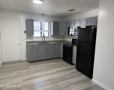 5243 Westchase Court - Photo Thumbnail 4