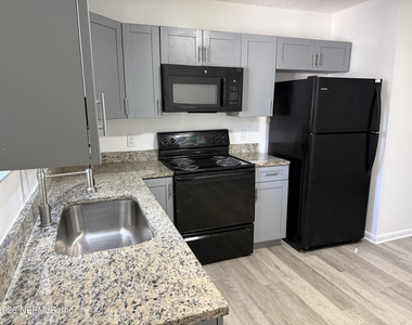5243 Westchase Court - Photo Thumbnail 5