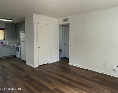 5243 Westchase Court - Photo Thumbnail 3